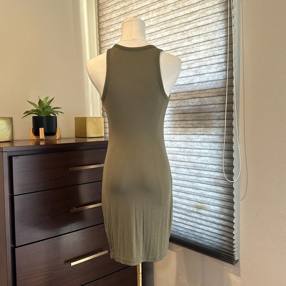 Woman's Stretchy Green Ribbed Tank Dress. Size M - Picture 2 of 6